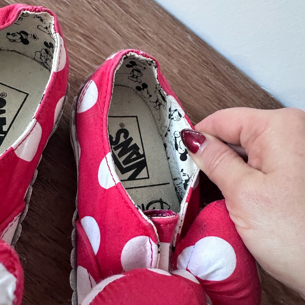 RARE - Vans Disney Minnie Polka Dot Shoes - Picture 3 of 4